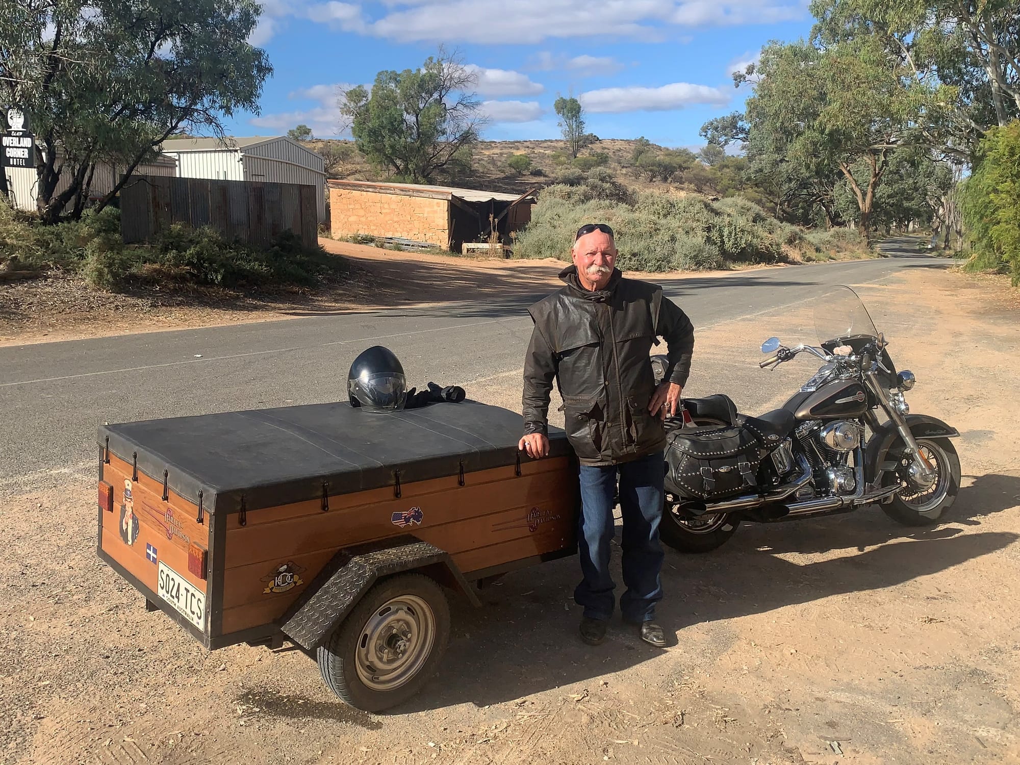 Barmera golfer rides to history while crossing the Nullarbor
